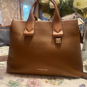 BRAND NEW!! Michael Kors Purse